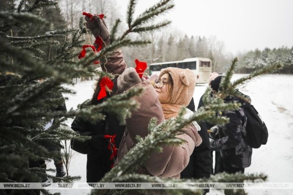 Партизанский Дед Мороз всю зиму будет принимать гостей в Ивацевичском районе
