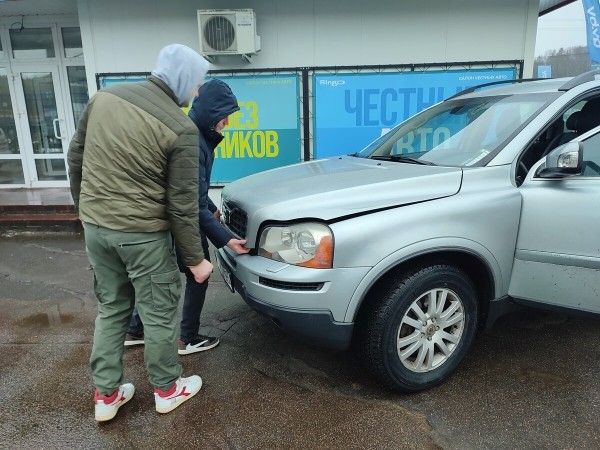 Год не может расстаться с машиной. Белорус продаёт 15-летний Volvo XC90, а никто не берёт! Почему?