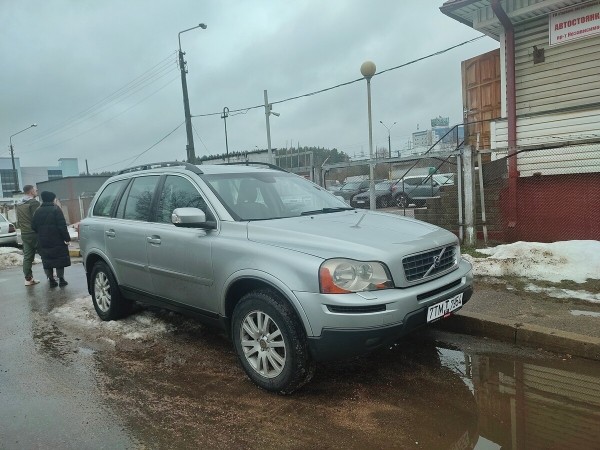 Год не может расстаться с машиной. Белорус продаёт 15-летний Volvo XC90, а никто не берёт! Почему?