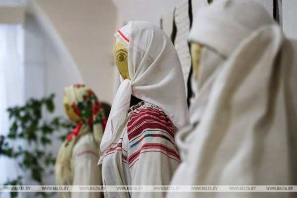 Самобытную культуру Пинско-Ивацевичского региона представили в Художественном музее Бреста Самобытную культуру Пинско-Ивацевичского региона представили в Художественном музее Бреста