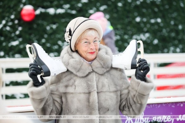 Пестрые, сияющие и манящие. Предновогодние ярмарки открылись в Бресте