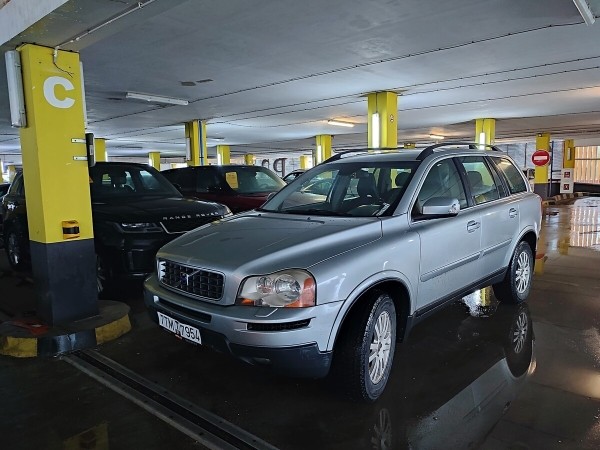 Год не может расстаться с машиной. Белорус продаёт 15-летний Volvo XC90, а никто не берёт! Почему?