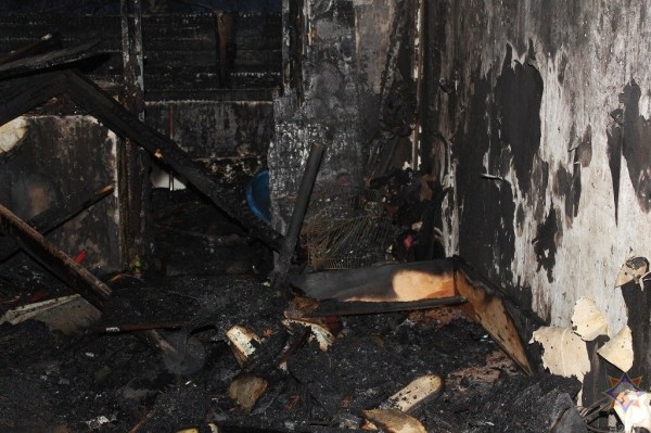 В Бресте на пожаре работники МЧС спасли мужчину, еще двое погибли, а один самостоятельно покинул огненную ловушку. Подробности