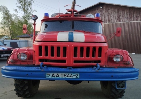 В Гомеле продают раритетный пожарный Mercedes. Сколько просят за 50-летнюю машину? В Гомеле продают раритетный пожарный Mercedes. Сколько просят за 50-летнюю машину?