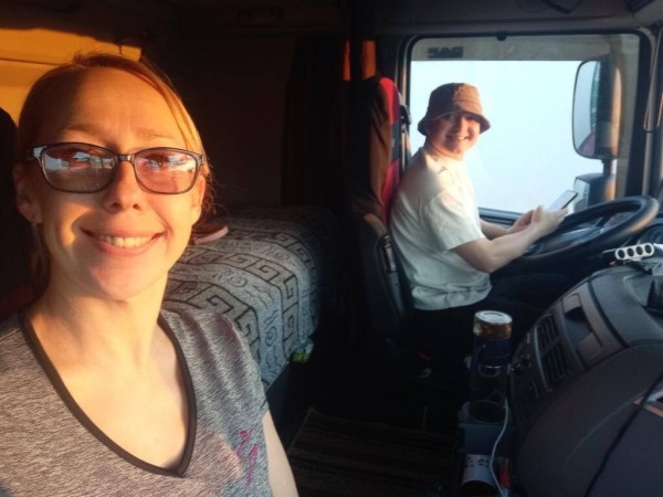 «Итальянцы подрезают, немцы — средний палец показывают». Женщина из Брестской области о работе дальнобойщицей