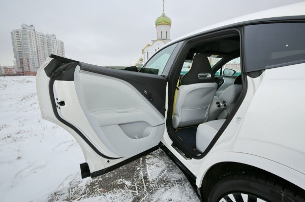 «Когда грянули морозы, заряда гарантированно хватало на 400 км». Белорус о владении роскошным «китайцем» Avatr 11