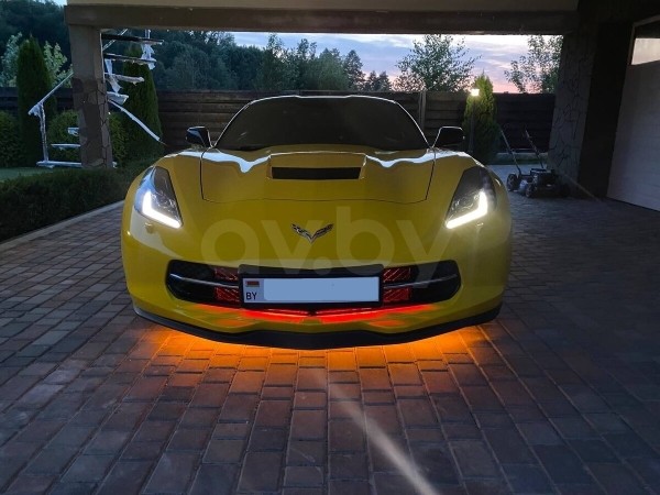 Больше 6 литров под капотом. Сколько просят в Беларуси за легендарный Chevrolet Corvette?