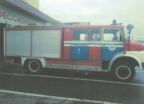 В Гомеле продают раритетный пожарный Mercedes. Сколько просят за 50-летнюю машину? В Гомеле продают раритетный пожарный Mercedes. Сколько просят за 50-летнюю машину?