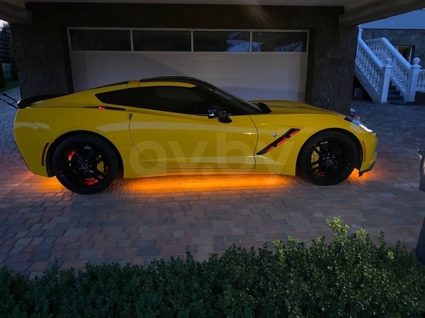 Больше 6 литров под капотом. Сколько просят в Беларуси за легендарный Chevrolet Corvette?