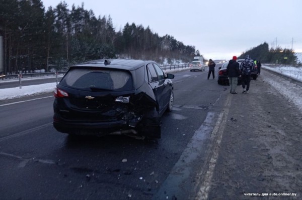 Массовая авария на М1. Водитель опрокинувшегося Geely Coolray рассказал, как все произошло Массовая авария на М1. Водитель опрокинувшегося Geely Coolray рассказал, как все произошло