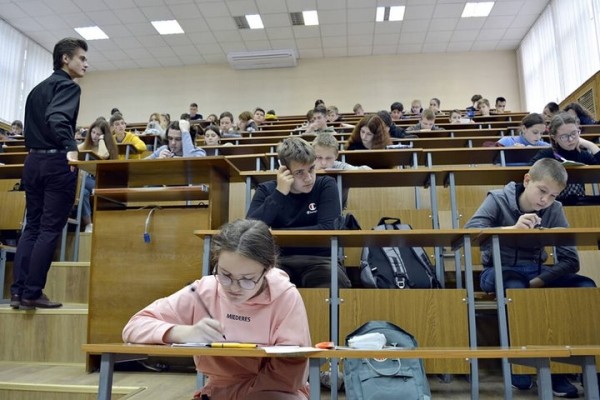 Большинство белорусских студентов учатся на платном. Какая картина в государственных вузах?