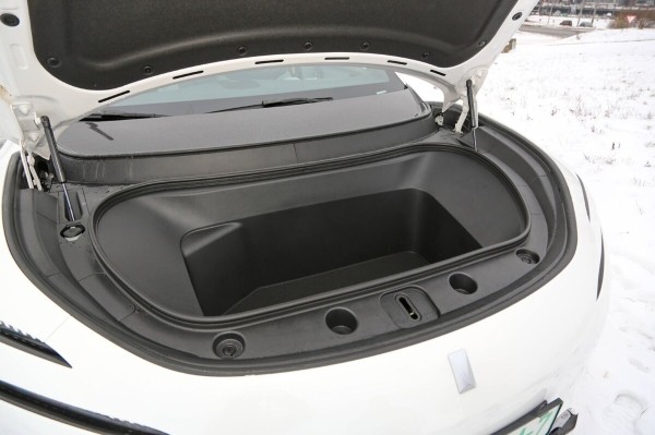 «Когда грянули морозы, заряда гарантированно хватало на 400 км». Белорус о владении роскошным «китайцем» Avatr 11