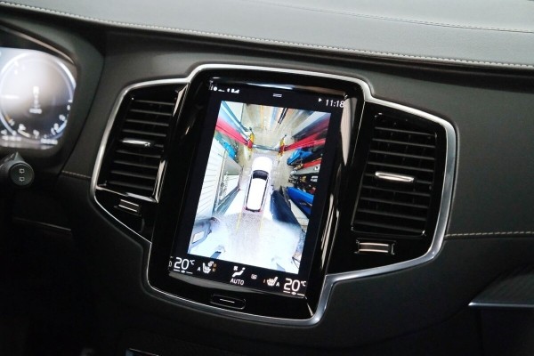 «ТО у дилера со всеми расходниками — 1 200 рублей». Белорус о владении 400-сильным гибридом Volvo XC90