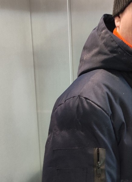 Кто-то окатил из лужи отца с двумя детьми. Мужчина не стал с этим мириться Кто-то окатил из лужи отца с двумя детьми. Мужчина не стал с этим мириться