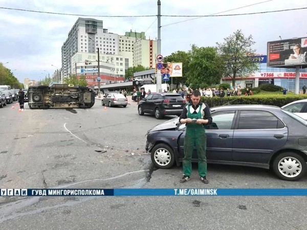 Водитель скорой должен выплатить нанимателю 11 000 рублей за поврежденный в ДТП автомобиль
