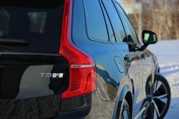 «ТО у дилера со всеми расходниками — 1 200 рублей». Белорус о владении 400-сильным гибридом Volvo XC90