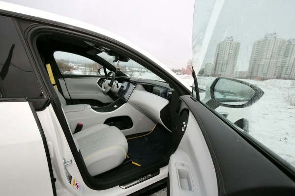 «Когда грянули морозы, заряда гарантированно хватало на 400 км». Белорус о владении роскошным «китайцем» Avatr 11