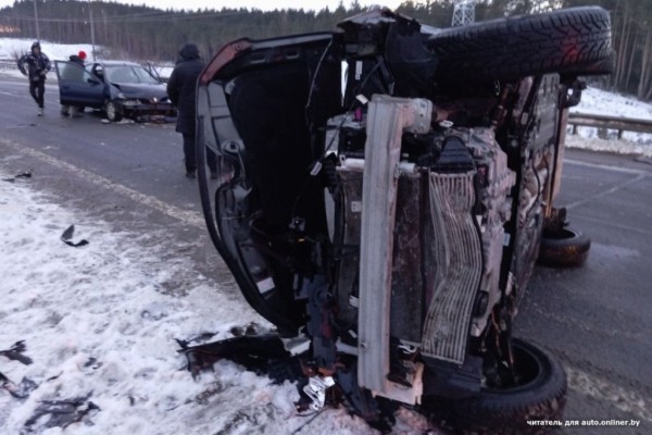 Массовая авария на М1. Водитель опрокинувшегося Geely Coolray рассказал, как все произошло Массовая авария на М1. Водитель опрокинувшегося Geely Coolray рассказал, как все произошло