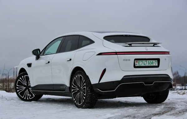 «Когда грянули морозы, заряда гарантированно хватало на 400 км». Белорус о владении роскошным «китайцем» Avatr 11