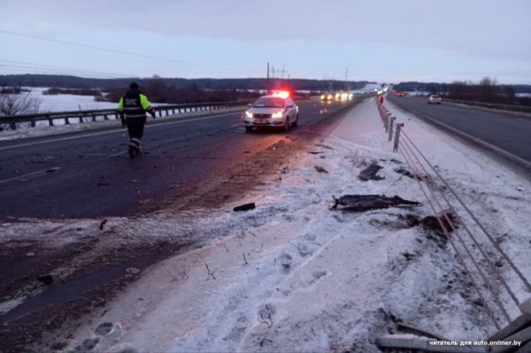 Массовая авария на М1. Водитель опрокинувшегося Geely Coolray рассказал, как все произошло Массовая авария на М1. Водитель опрокинувшегося Geely Coolray рассказал, как все произошло