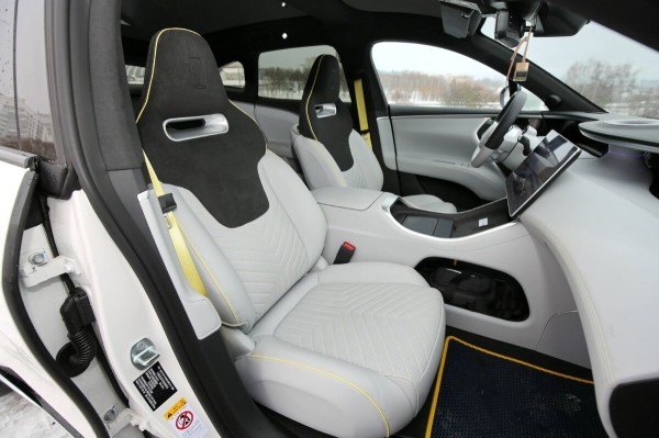 «Когда грянули морозы, заряда гарантированно хватало на 400 км». Белорус о владении роскошным «китайцем» Avatr 11