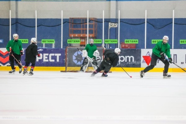 Выкладываются на все сто ради мечты. На что юные брестчане готовы на пути в большой хоккей Выкладываются на все сто ради мечты. На что юные брестчане готовы на пути в большой хоккей