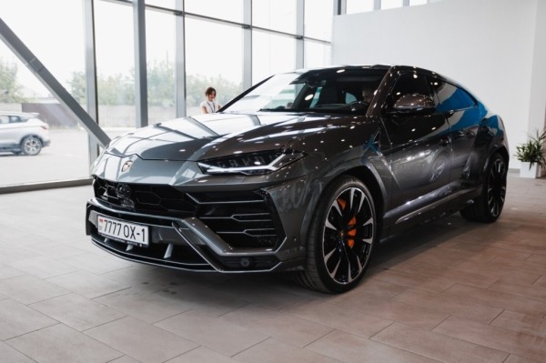 В Пинске продают Lamborghini Urus. Цена впечатляет