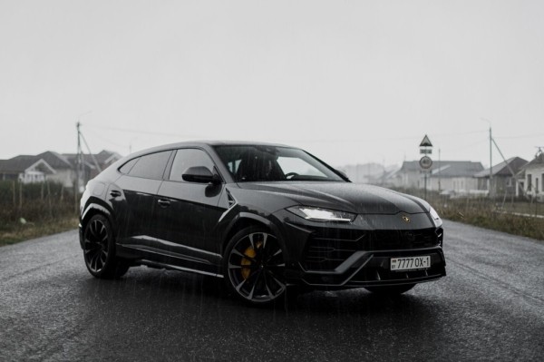 В Пинске продают Lamborghini Urus. Цена впечатляет