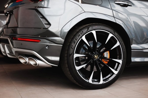 В Пинске продают Lamborghini Urus. Цена впечатляет