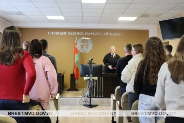 «Бесправник» из Бреста в очередной раз попался ГАИ на машине отца. Что решил суд? «Бесправник» из Бреста в очередной раз попался ГАИ на машине отца. Что решил суд?