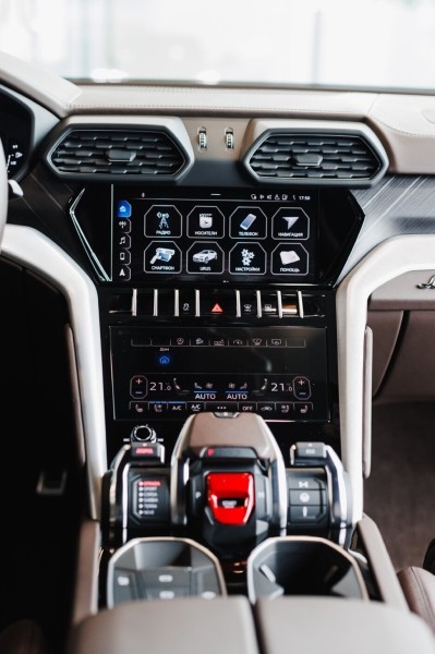 В Пинске продают Lamborghini Urus. Цена впечатляет