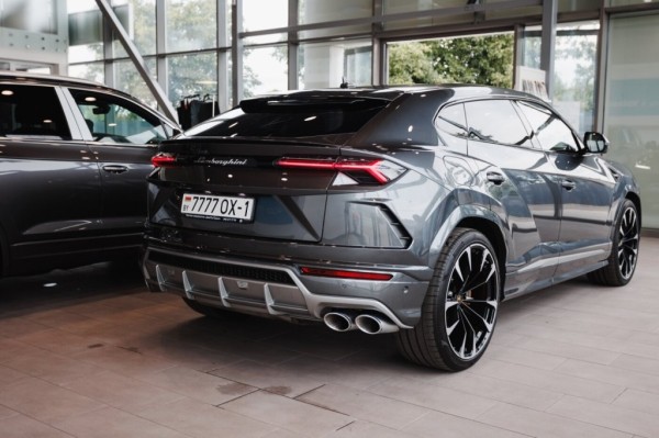 В Пинске продают Lamborghini Urus. Цена впечатляет
