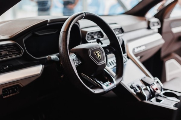 В Пинске продают Lamborghini Urus. Цена впечатляет