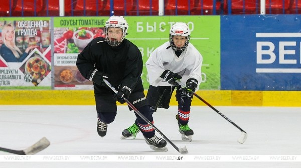 Выкладываются на все сто ради мечты. На что юные брестчане готовы на пути в большой хоккей Выкладываются на все сто ради мечты. На что юные брестчане готовы на пути в большой хоккей