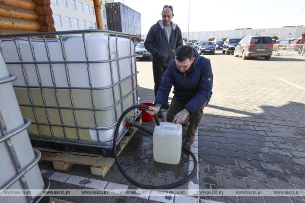 Южные лесхозы Брестской области начали продавать березовый сок населению Южные лесхозы Брестской области начали продавать березовый сок населению