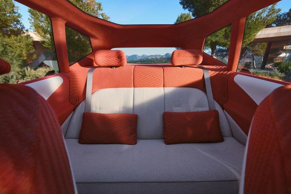 Представлен электрический кроссовер BMW «нового класса». Его дизайн разработал белорус