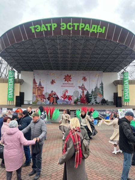 В Бресте проходят народные гуляния «Широкая масленица». Фоторепортаж
