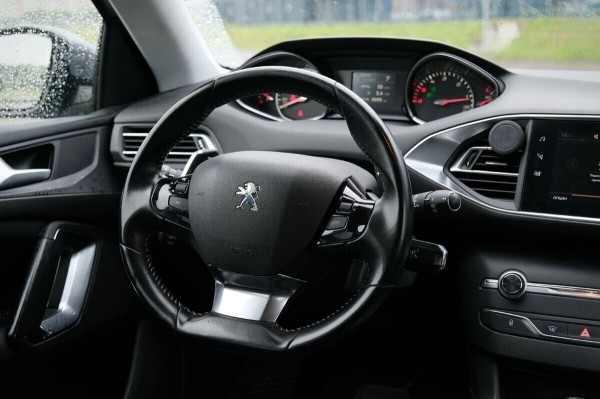 «А стоило ли обновлять автомобиль?». Белорус купил Peugeot 308 из Европы и обслужил по полной «А стоило ли обновлять автомобиль?». Белорус купил Peugeot 308 из Европы и обслужил по полной