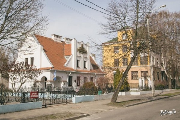 На этой улице Бреста располагаются самые дорогие дома города. Посмотрели, что тут продается На этой улице Бреста располагаются самые дорогие дома города. Посмотрели, что тут продается