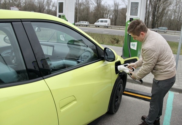 Брестский блогер Василий Пошелюк о BYD Seagull: «Больше 130 км/ч не едет. Зато может вскипятить чайник!»