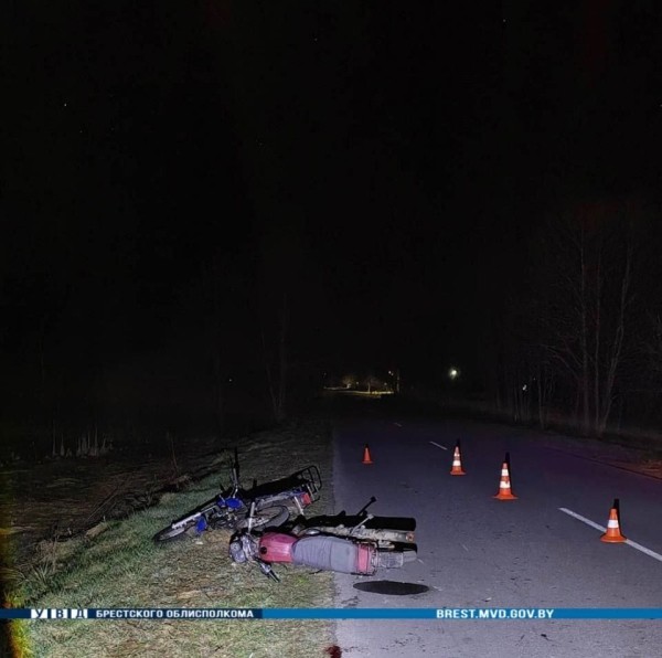 Мотоциклист врезался в стоящий мотоцикл. Подробности ДТП в Берёзовском районе