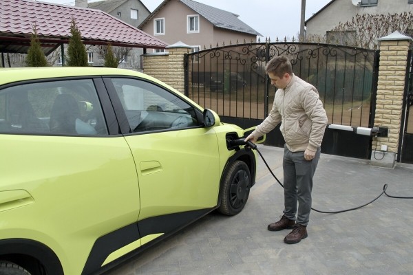 Брестский блогер Василий Пошелюк о BYD Seagull: «Больше 130 км/ч не едет. Зато может вскипятить чайник!»