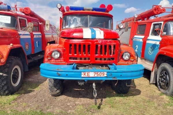 МЧС распродает десятки пожарных машин. Что и почем отдают?