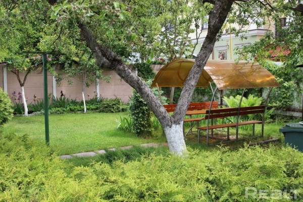 На этой улице Бреста располагаются самые дорогие дома города. Посмотрели, что тут продается На этой улице Бреста располагаются самые дорогие дома города. Посмотрели, что тут продается