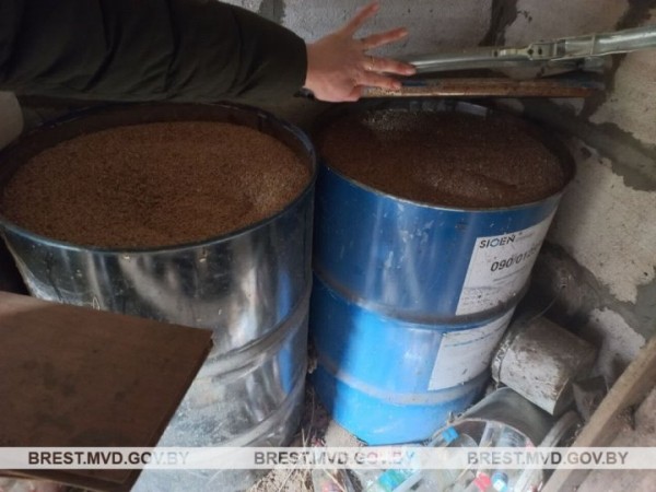 У сельчан нашли в мешках более 1300 кг краденного зерна. Случай в Брестской области