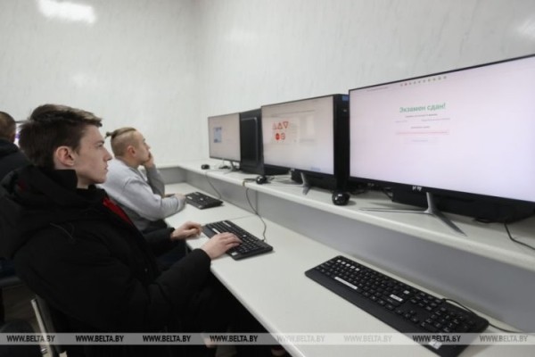 ГАИ бьет в набат: уровень подготовки курсантов автошкол катастрофически падает ГАИ бьет в набат: уровень подготовки курсантов автошкол катастрофически падает