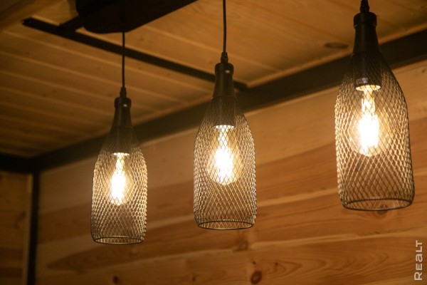 Белорус втайне построил на даче стильный дом и подарил его жене Белорус втайне построил на даче стильный дом и подарил его жене