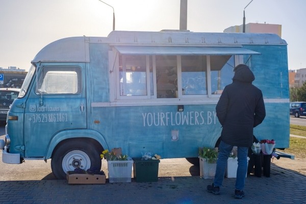 Белорус рассказал, сколько можно заработать на цветах 8 марта Белорус рассказал, сколько можно заработать на цветах 8 марта