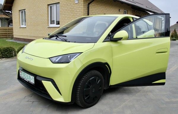 Брестский блогер Василий Пошелюк о BYD Seagull: «Больше 130 км/ч не едет. Зато может вскипятить чайник!»
