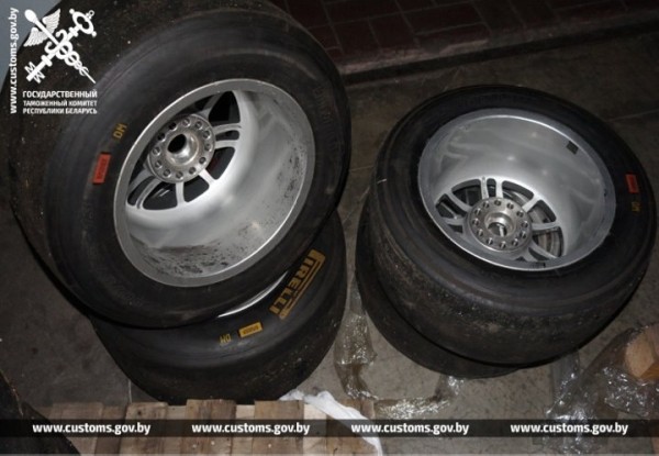 В Беларусь ввозили запчасти для гоночных машин. Брестские таможенники не засчитала попытку В Беларусь ввозили запчасти для гоночных машин. Брестские таможенники не засчитала попытку